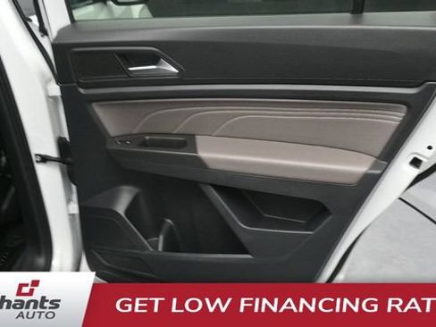 Used 2022 Volkswagen Atlas Cross Sport SEL R-Line AWD/4WD image 14