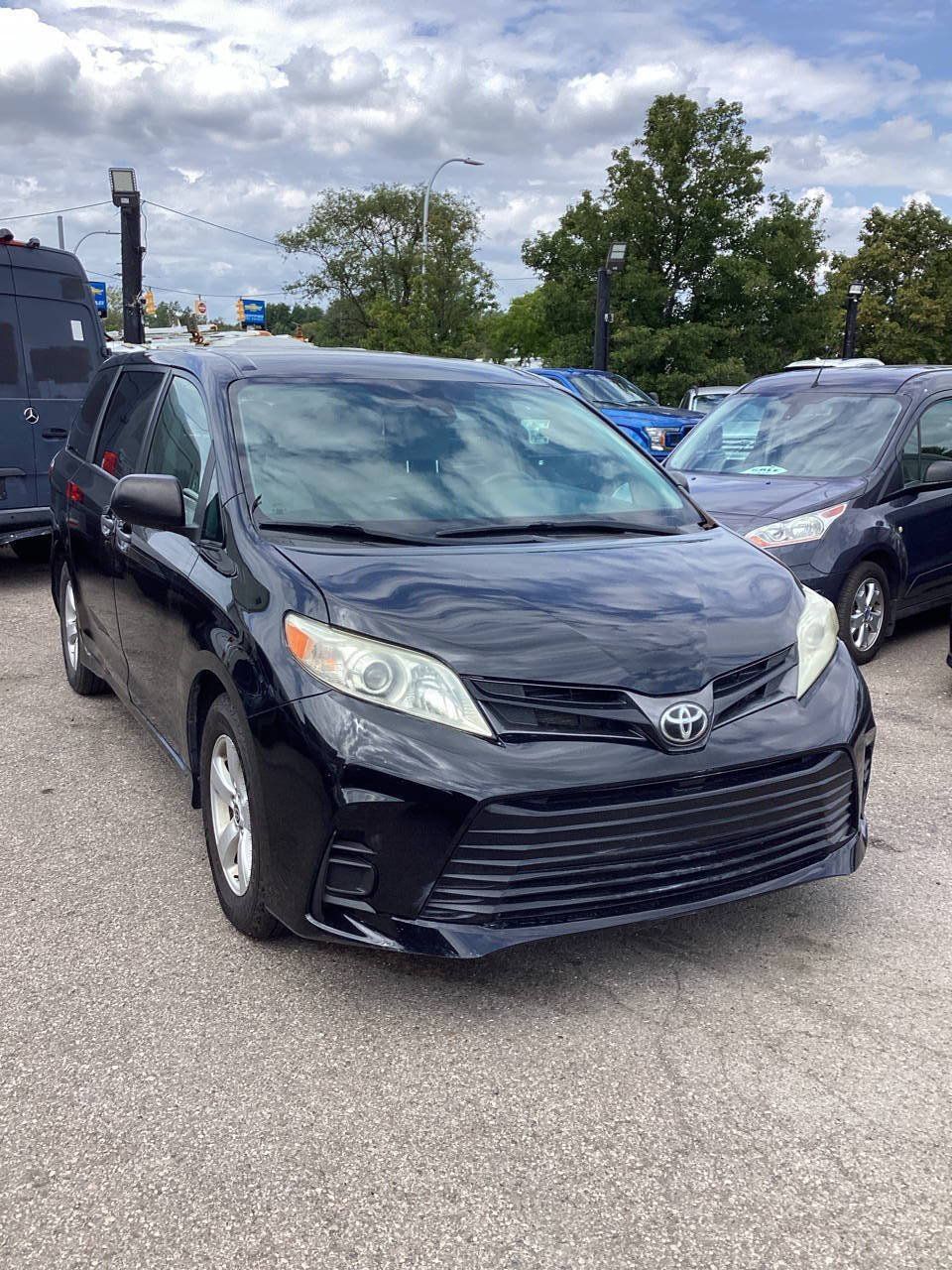 Used 2020 Toyota Sienna L FWD image 4