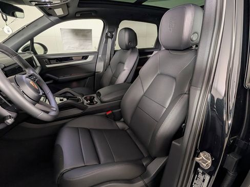 New 2026 Porsche Cayenne AWD/4WD image 5