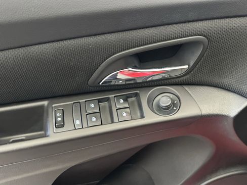 Used 2016 Chevrolet Cruze LT w/ Technology Package image 13