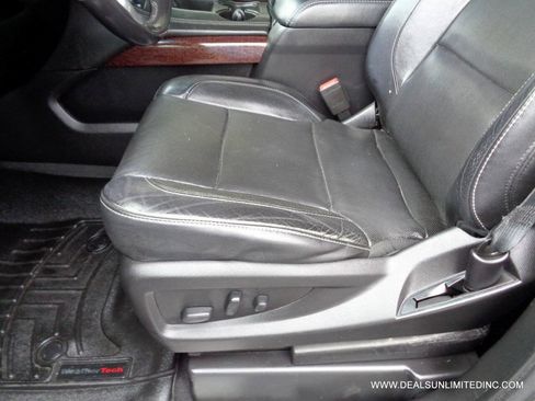 Used 2019 GMC Yukon XL SLT AWD/4WD image 8