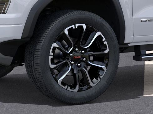 New 2026 GMC Canyon Denali image 9