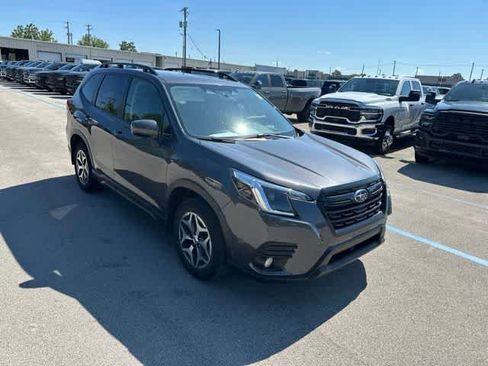 Used 2023 Subaru Forester Premium AWD/4WD image 26
