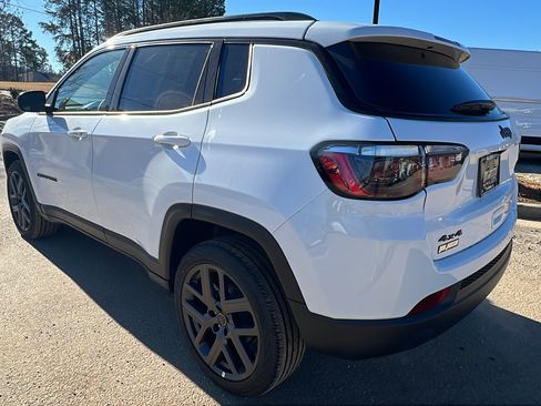 New 2026 Jeep Compass Latitude AWD/4WD image 10