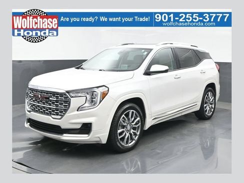 Used 2022 GMC Terrain Denali w/ Denali Premium Package AWD/4WD image 1