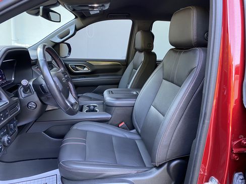 Used 2022 Chevrolet Suburban RST w/ Luxury Package AWD/4WD image 16