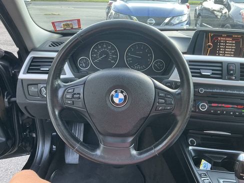 Used 2014 BMW 320i xDrive Sedan AWD/4WD image 19