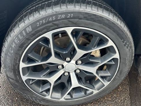 Used 2022 Jeep Grand Cherokee Summit image 3