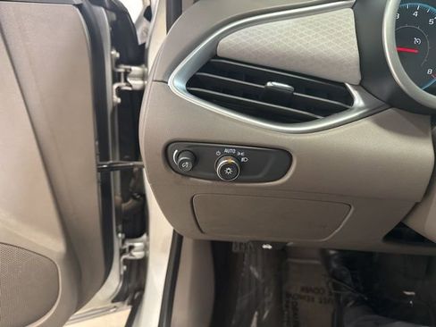 Used 2018 Chevrolet Malibu LS image 11