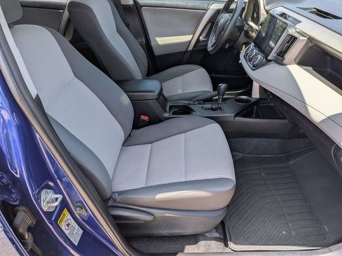 Used 2015 Toyota RAV4 LE AWD/4WD image 28