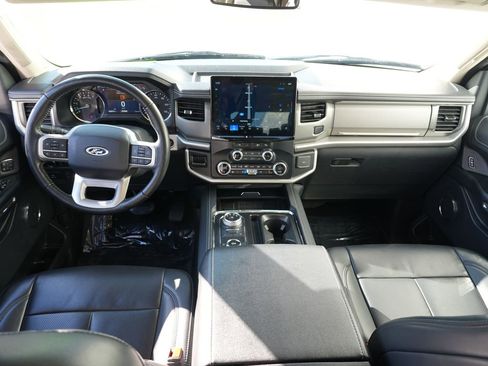Used 2024 Ford Expedition Max XLT image 28