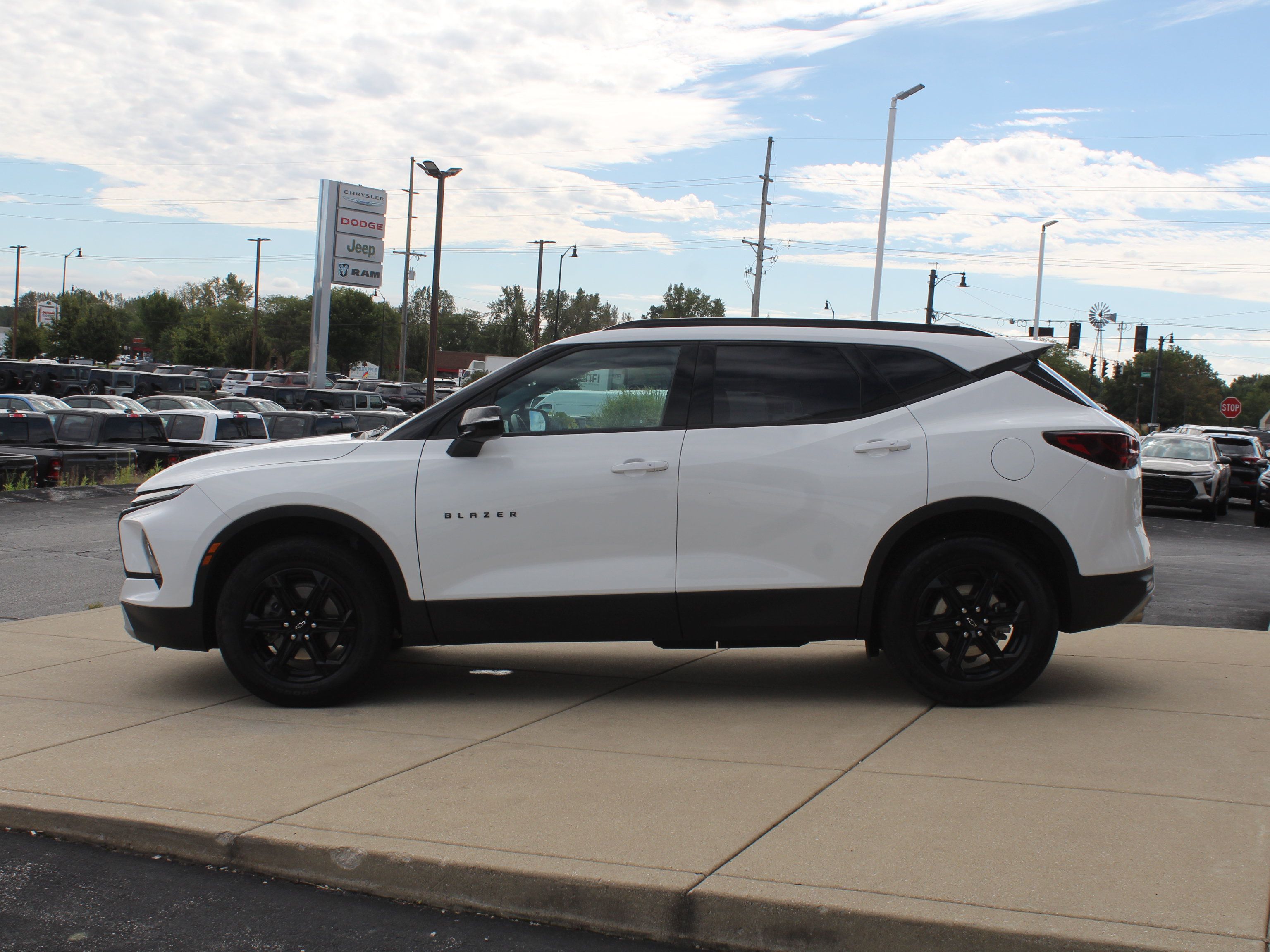 Certified 2024 Chevrolet Blazer LT w/ Midnight/Sport Edition AWD/4WD image 9