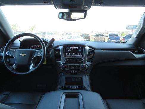 Used 2020 Chevrolet Suburban LT image 11