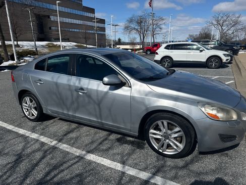 Used 2013 Volvo S60 T5 image 4
