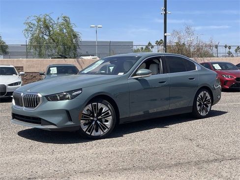 New 2025 BMW 530i image 2