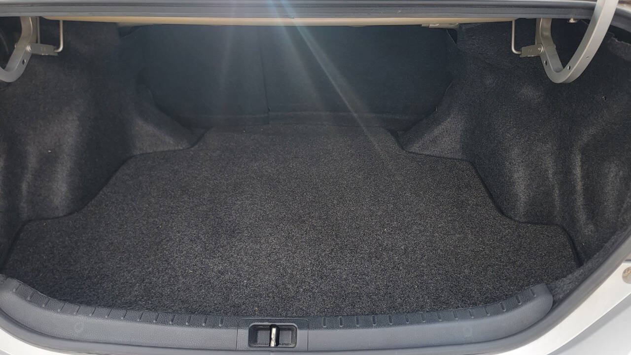 Used 2016 Toyota Corolla LE FWD image 25