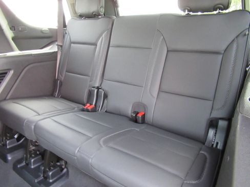 Used 2025 GMC Yukon Denali AWD/4WD image 34