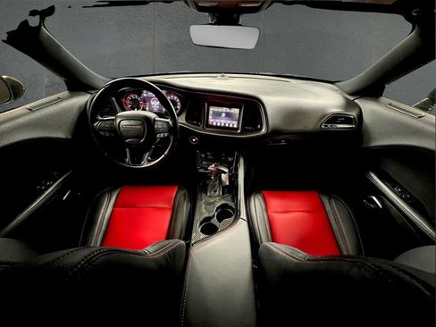 Used 2019 Dodge Challenger SXT RWD image 13