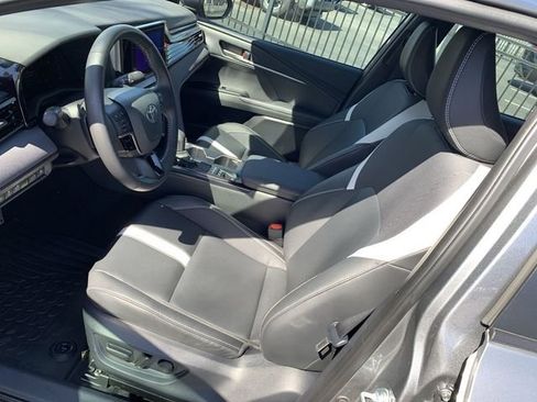 Used 2025 Toyota Camry SE image 18