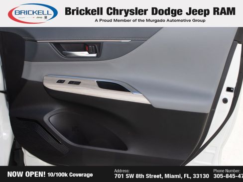 Used 2022 Toyota Venza XLE image 13