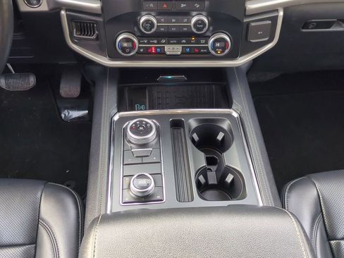 Used 2024 Ford Expedition Max XLT image 19