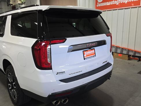 Used 2024 GMC Yukon XL AT4 w/ AT4 Premium Package image 4