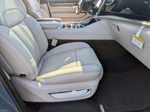 New 2026 Jeep Grand Wagoneer Summit AWD/4WD image 33