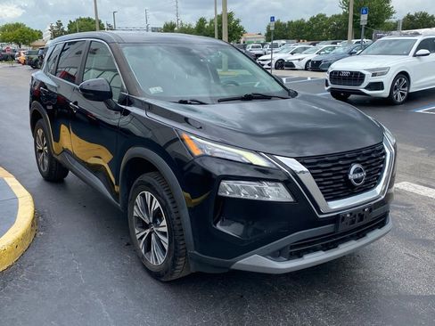Used 2022 Nissan Rogue SV AWD/4WD image 2