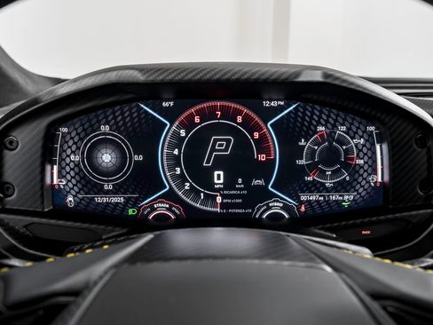 Used 2025 Lamborghini Revuelto image 15