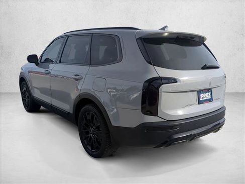 Used 2022 Kia Telluride EX w/ EX Premium Package image 8