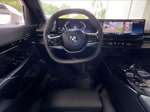 Used 2026 BMW 530i RWD image 5