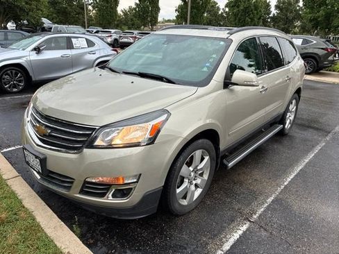 Used 2014 Chevrolet Traverse LTZ FWD image 3