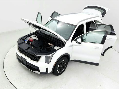 Used 2024 Kia Sorento S AWD/4WD image 21