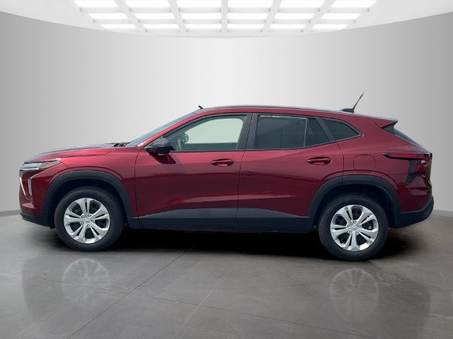 Used 2024 Chevrolet Trax LS w/ Driver Confidence Package FWD image 4