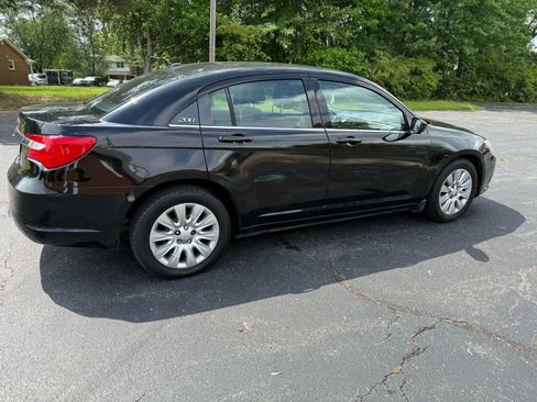 Used 2013 Chrysler 200 LX image 5