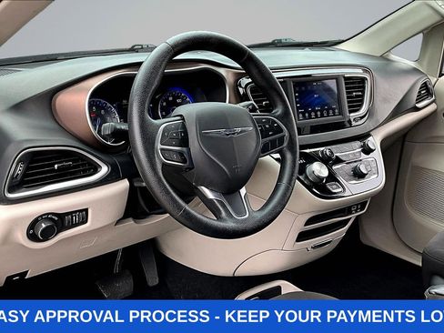Used 2020 Chrysler Voyager LX FWD image 19