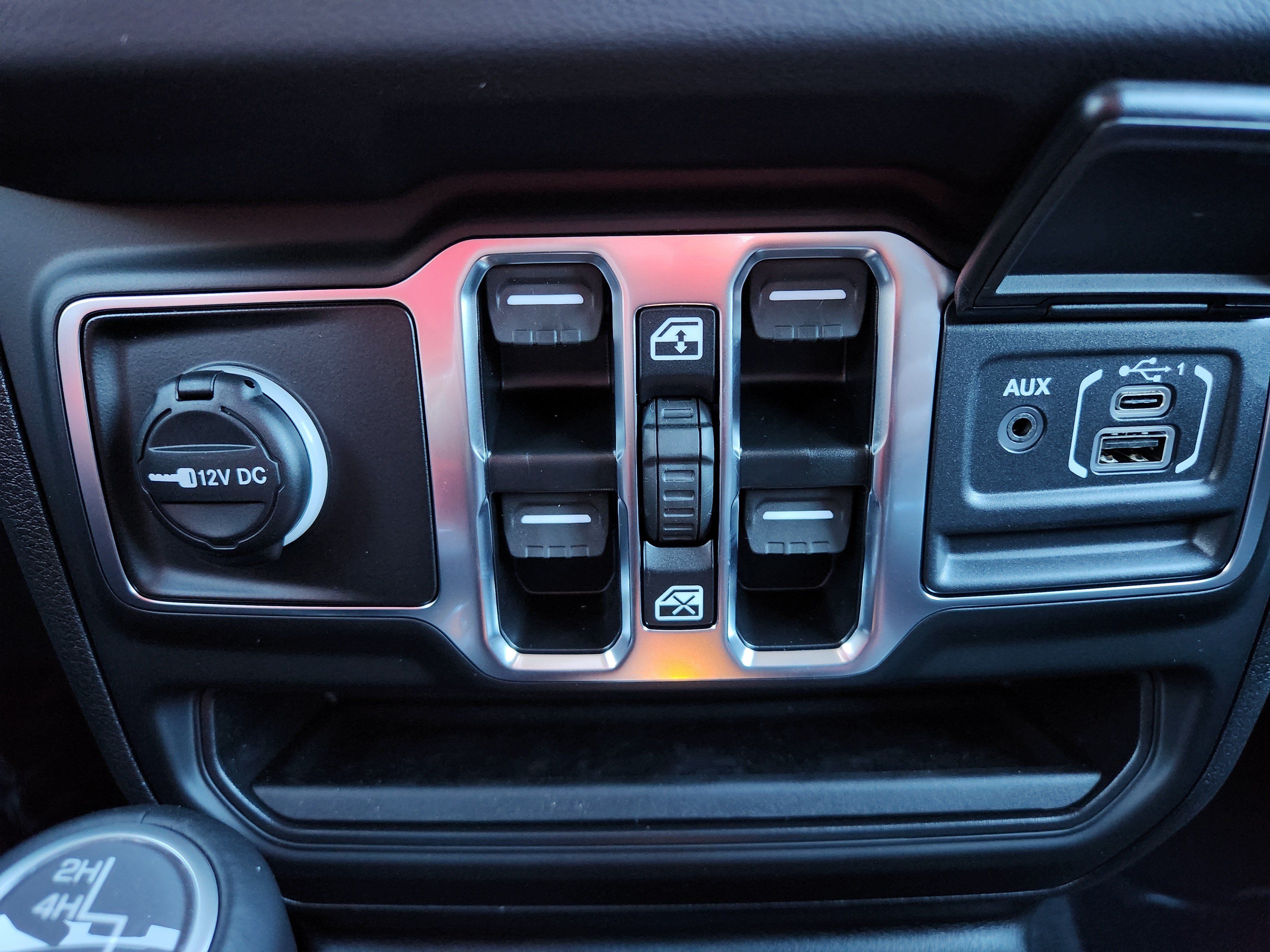 New 2025 Jeep Wrangler Unlimited Sahara AWD/4WD image 30