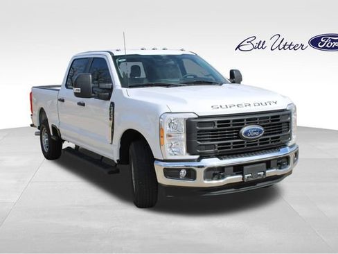 Used 2024 Ford F250 XL w/ XL Chrome Package image 3