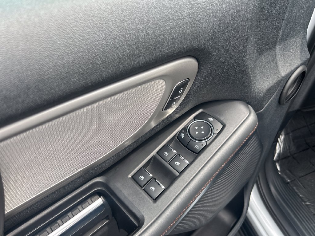 Used 2025 Ford Expedition Active AWD/4WD image 14