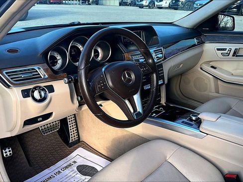 Used 2016 Mercedes-Benz E 250 Sedan w/ Premium Package image 18