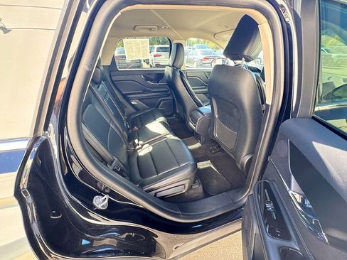 Used 2023 Lincoln Corsair AWD image 30