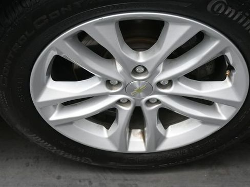 Used 2017 Chevrolet Malibu LT FWD image 23