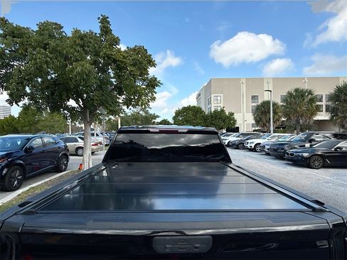 Used 2021 GMC Sierra 1500 SLT image 28