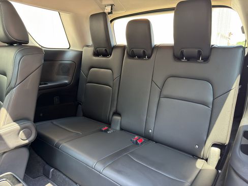 Used 2025 Nissan Pathfinder SL w/ SL Premium Package FWD image 15