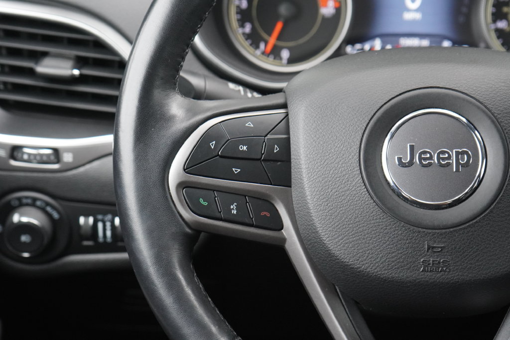 Used 2021 Jeep Cherokee Latitude Lux w/ Comfort/Convenience Group AWD/4WD image 15
