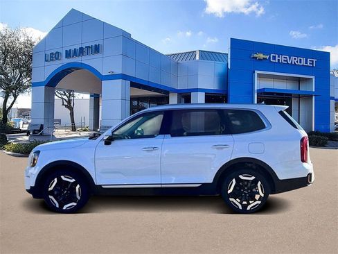 Used 2025 Kia Telluride S image 8