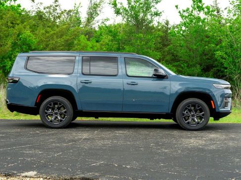 New 2026 Jeep Grand Wagoneer L Limited AWD/4WD image 5