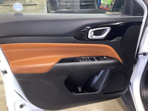 Used 2025 Jeep Compass Limited AWD/4WD image 12