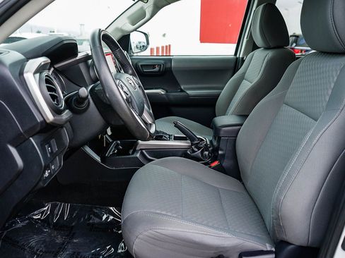 Certified 2020 Toyota Tacoma SR5 RWD image 17