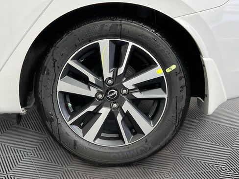 New 2025 Nissan Versa SV w/ Trunk Package FWD image 33